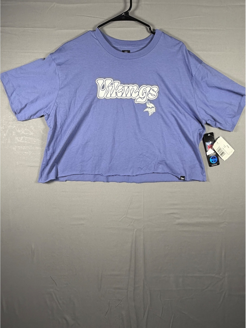 New Era NFL Team Apparel Minnesota Vikings Women's Large Purple Cropped T-Shirt